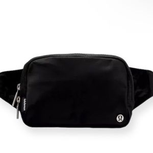 - NWT Lululemon Everywhere Belt Bag Large - Color Black